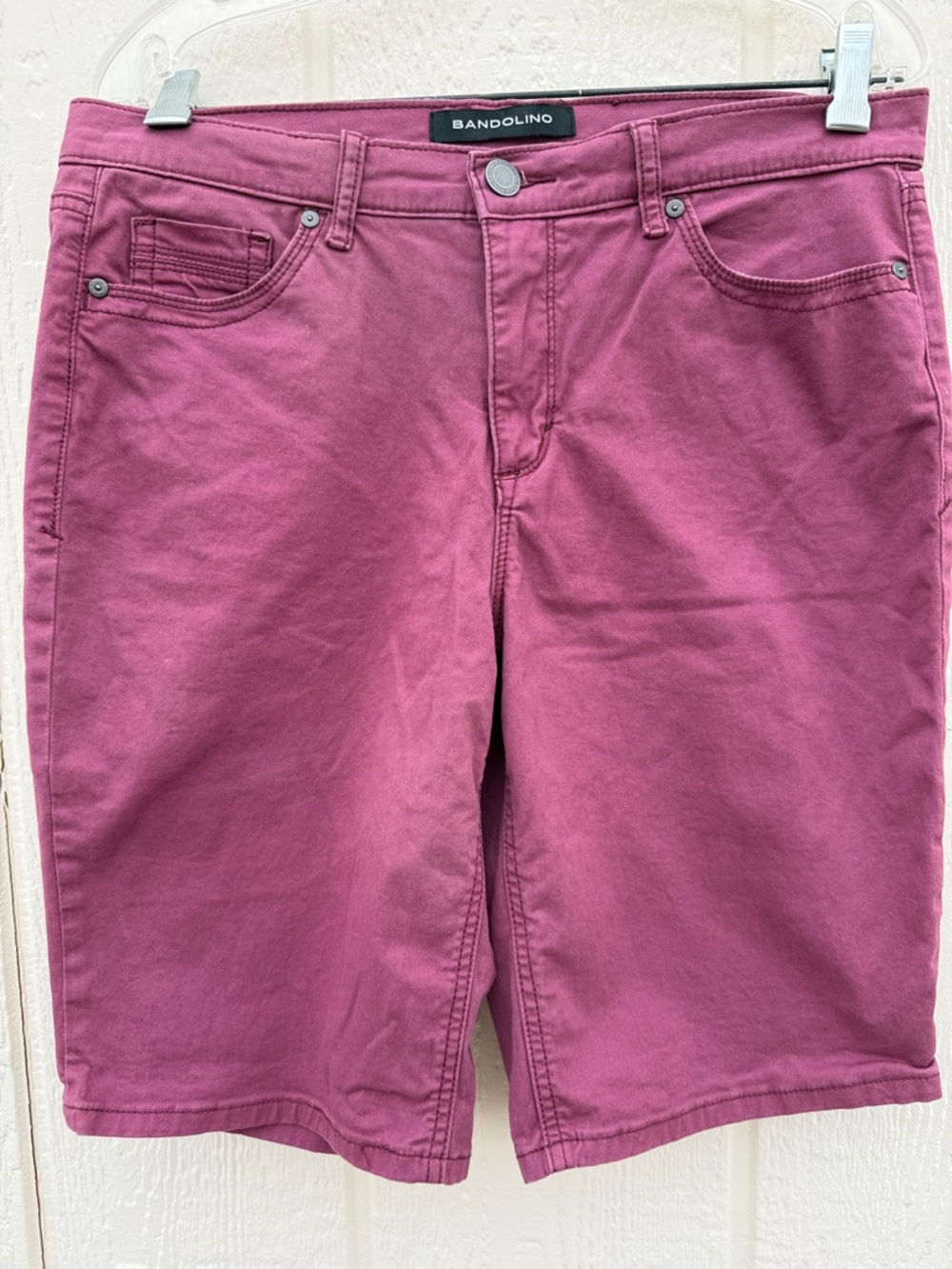 Bandolino Women’s Size 10P Riley Bermuda Shorts 5 Pocket Button Zip Closure